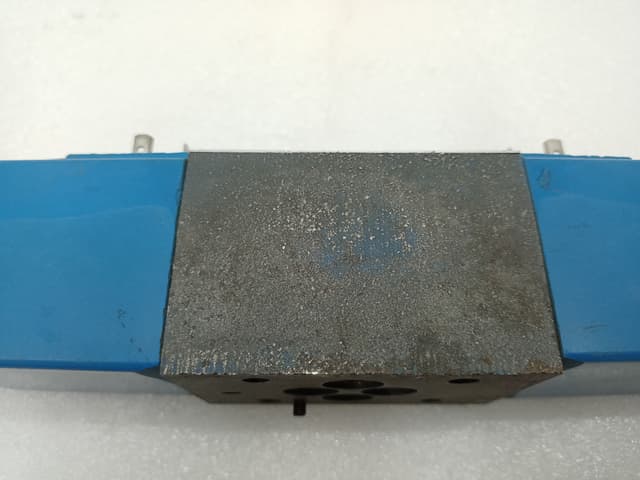 EATON Vickers DG4V 3S 6C H M U DJ5 60 Solenoid Control Valve / Vickers DJ 856537