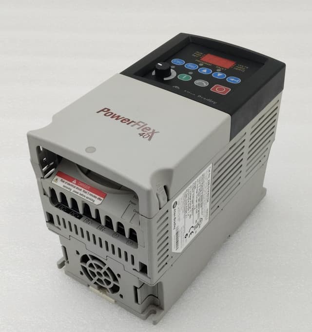 Allen Bradley PowerFlex 40 AC Drive 22B-D1P4N104 0.4kW 0.5HP 380-480V / AC Drive