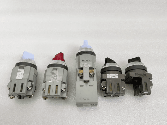 IDEC Selector Switch 5pc LOT - ASN 41-10569  ASN 307S  ASN 310  ASLN21620NW
