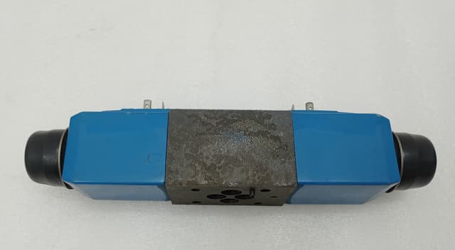 EATON Vickers DG4V 3S 6C H M U DJ5 60 Solenoid Control Valve / Vickers DJ 856537