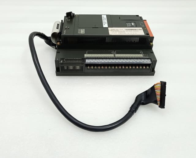 Mitsubishi MELSEC A0J2HCPU PLC CPU Module with A0J2-E56DT I/O Extension Bundle