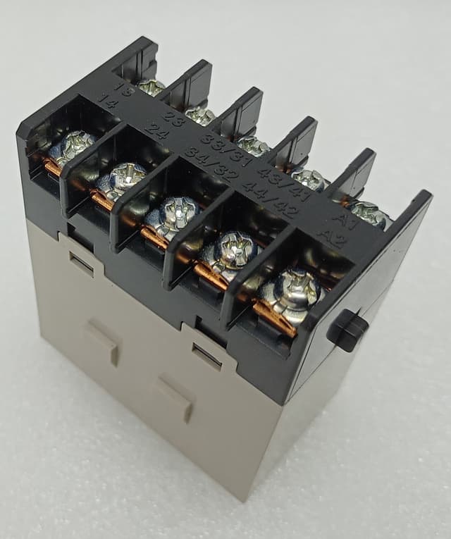 Omron G7J-2A2B-B Power Relay 24 VDC | NO 25A 277VAC , 25A 30VDC , NC 8A 277VAC