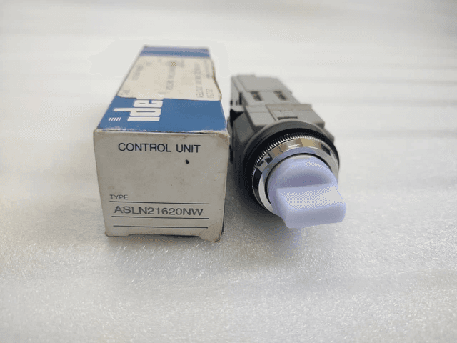 IDEC Selector Switch 5pc LOT - ASN 41-10569 ASN 307S ASN 310 ASLN21620NW