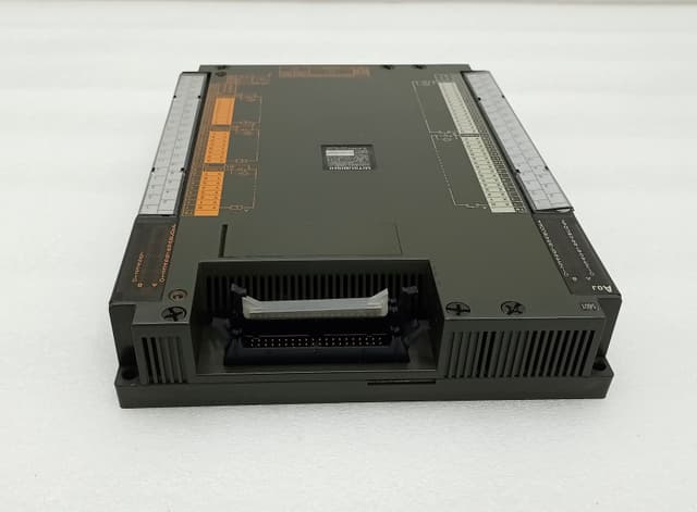Mitsubishi MELSEC A0J2HCPU PLC CPU Module with A0J2-E56DT I/O Extension Bundle