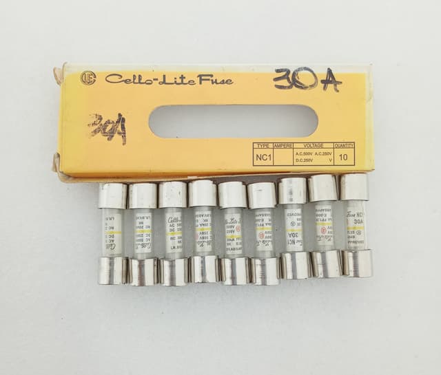 Cello-Lite NC1 Fuse 30A 500VAC 250VDC 20kA Glass Cartridge Fuse Box of 9