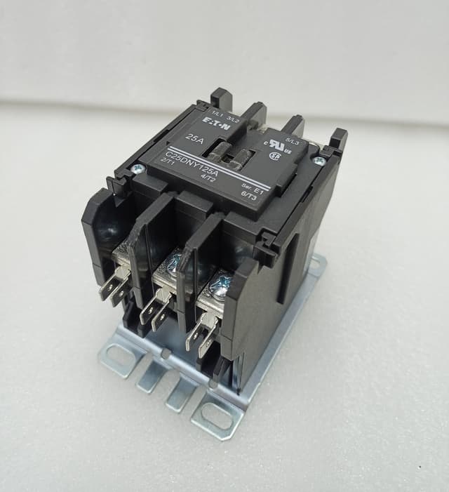 Eaton C25DNY125A Definite Purpose Contactor 25 FLA 3Pole Ser. E1 PN: 87713-108-1
