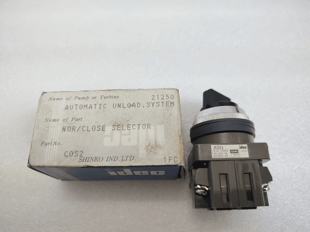 IDEC Selector Switch 5pc LOT - ASN 41-10569 ASN 307S ASN 310 ASLN21620NW
