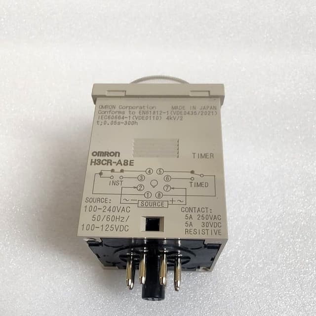 OMRON H3CR-A8E Timer 0-1.2 min / Time 1.2s to 300h / 100- 240VAC 100-125VDC