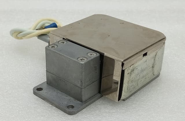 JRC M1458A X-Band Marine Radar Magnetron / JRC M1458A Magnetron, New without Box
