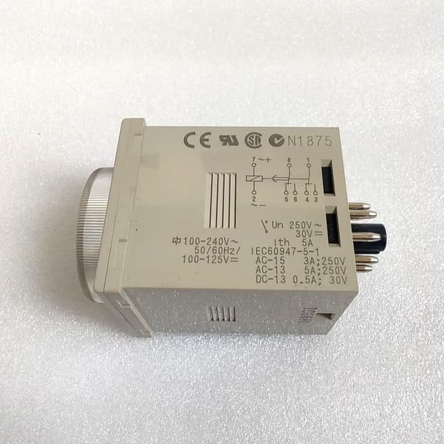 OMRON H3CR-A8E Timer 0-1.2 min / Time 1.2s to 300h / 100- 240VAC 100-125VDC