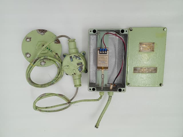 Mitsui AVM-DH1 Driver Housing for Axial Vibration Monitor w/ VK-143P1 Transducer