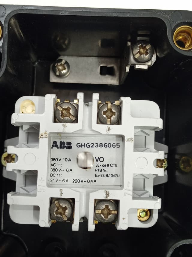 ABB CEAG GHG 231 Control Switch / ABB GHG2386065 / GHG 231 6065 V 0000 / New