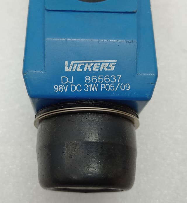 EATON Vickers DG4V 3S 6C H M U DJ5 60 Solenoid Control Valve / Vickers DJ 856537