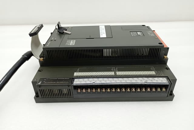 Mitsubishi MELSEC A0J2HCPU PLC CPU Module Max 8K Step w/ A0J2-E56DT I/O Extension Bundle