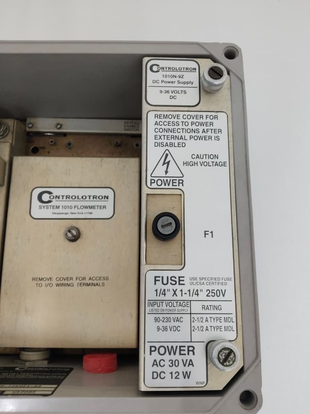 Controlotron 1010 DNR-T2KGZ1-S9 MultiFunction Ultrasonic Flowmeter System 1010