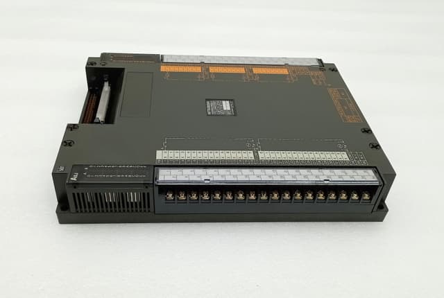 Mitsubishi MELSEC A0J2HCPU PLC CPU Module with A0J2-E56DT I/O Extension Bundle