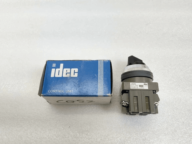 IDEC Selector Switch 5pc LOT - ASN 41-10569 ASN 307S ASN 310 ASLN21620NW