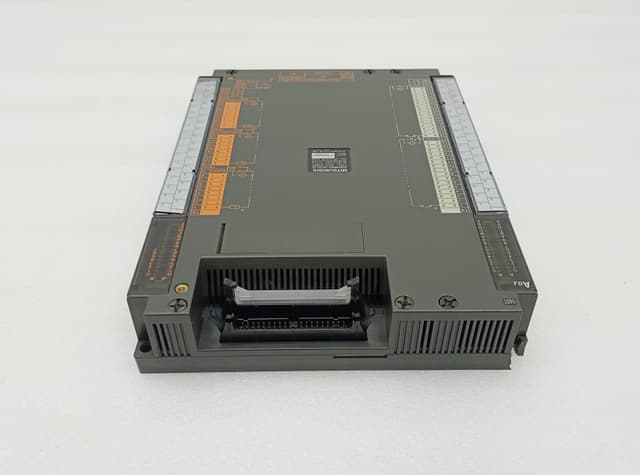 Mitsubishi MELSEC A0J2HCPU PLC CPU Module Max 8K Step w/ A0J2-E56DT I/O Extension Bundle