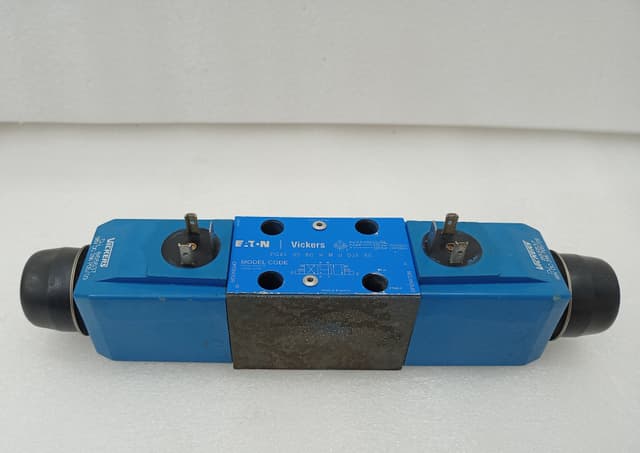 EATON Vickers DG4V 3S 6C H M U DJ5 60 Solenoid Control Valve / Vickers DJ 856537