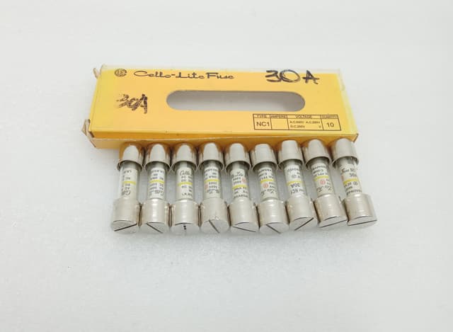 Cello-Lite NC1 Fuse 30A 500VAC 250VDC 20kA Glass Cartridge Fuse Box of 9