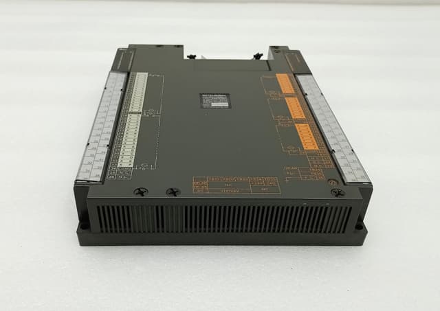 Mitsubishi MELSEC A0J2HCPU PLC CPU Module with A0J2-E56DT I/O Extension Bundle