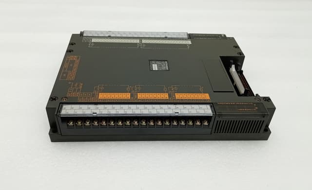 Mitsubishi MELSEC A0J2HCPU PLC CPU Module with A0J2-E56DT I/O Extension Bundle