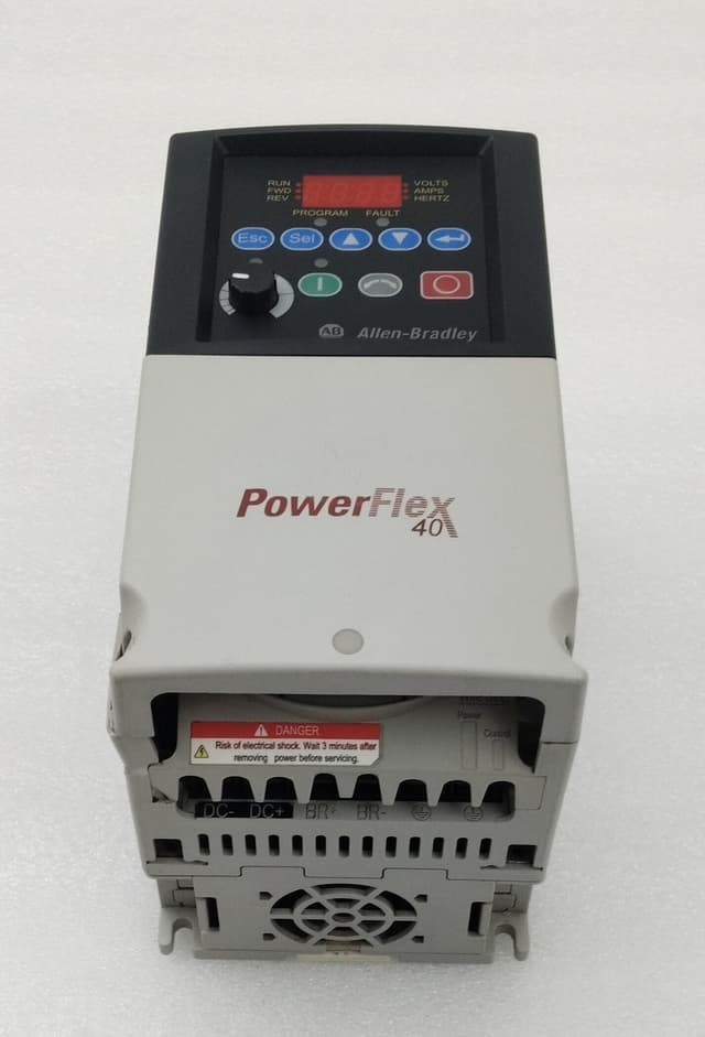 Allen Bradley PowerFlex 40 AC Drive 22B-D1P4N104 0.4kW 0.5HP 380-480V / AC Drive