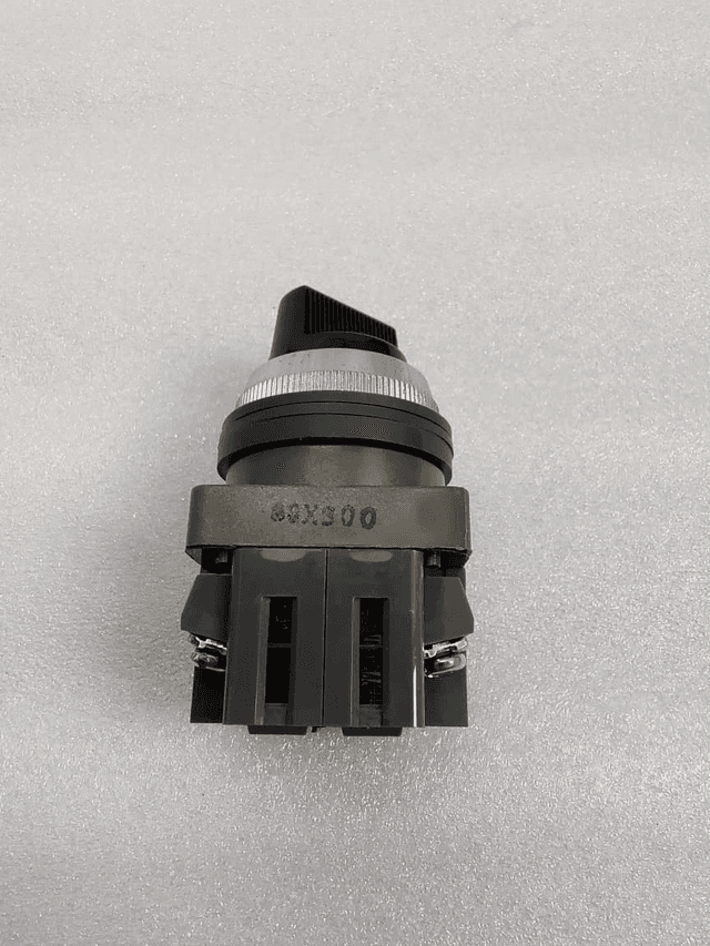 IDEC Selector Switch 5pc LOT - ASN 41-10569 ASN 307S ASN 310 ASLN21620NW