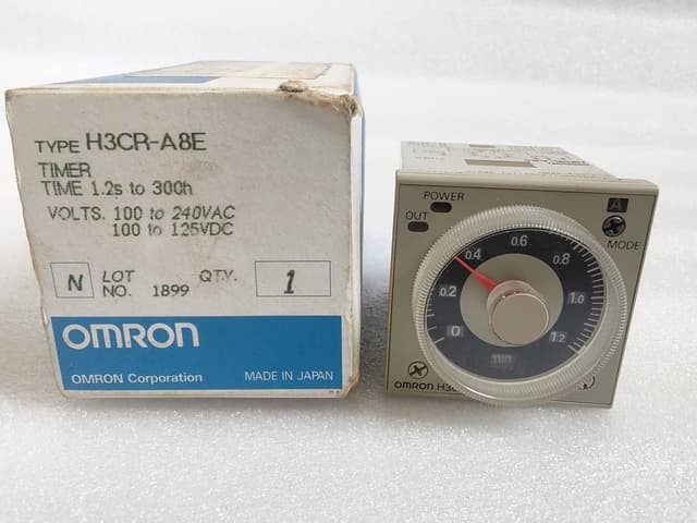 OMRON H3CR-A8E Timer 0-1.2 min / Time 1.2s to 300h / 100- 240VAC 100-125VDC