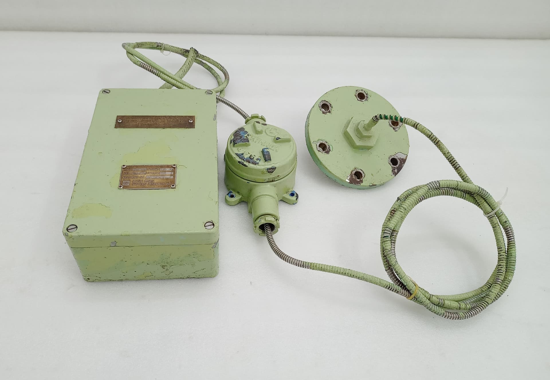 Mitsui AVM-DH1 Driver Housing for Axial Vibration Monitor w/ VK-143P1 Transducer