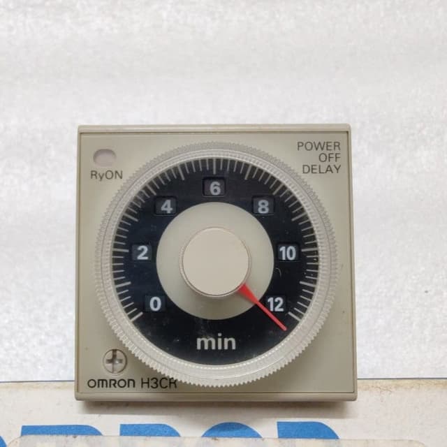 Omron H3CR-H8L Timer 0.6-12 min 100110120VAC 5060Hz  Timer (Power off Delay)