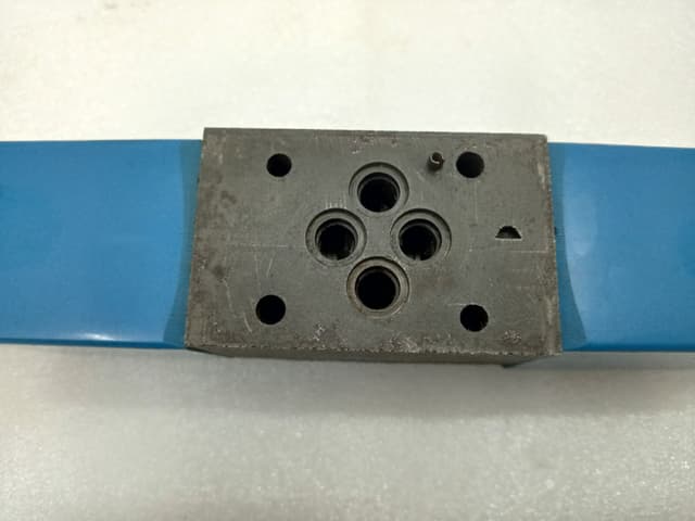 EATON Vickers DG4V 3S 6C H M U DJ5 60 Solenoid Control Valve / Vickers DJ 856537