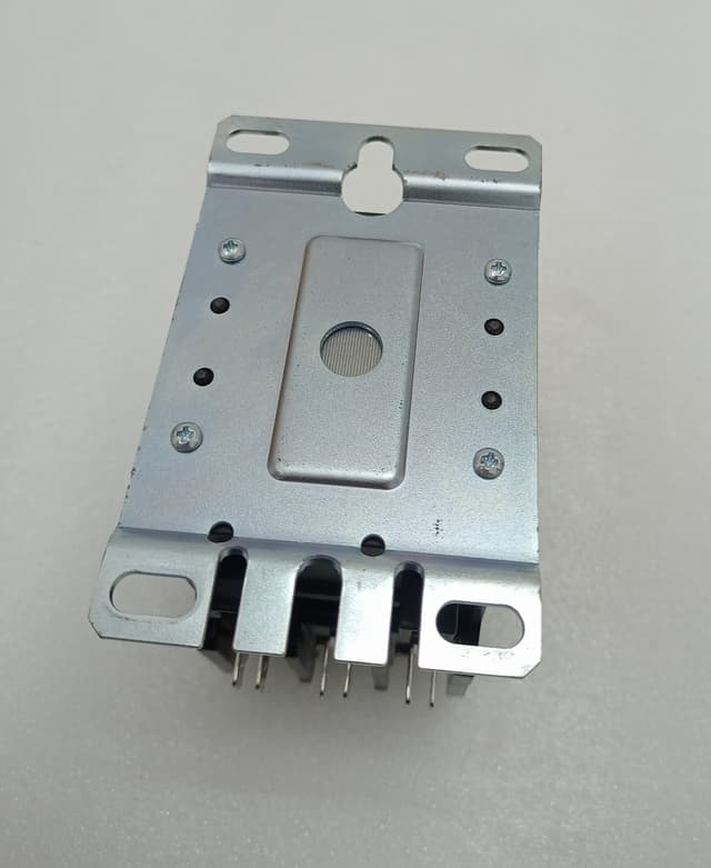 Eaton C25DNY125A Definite Purpose Contactor 25 FLA 3Pole Ser. E1 PN: 87713-108-1