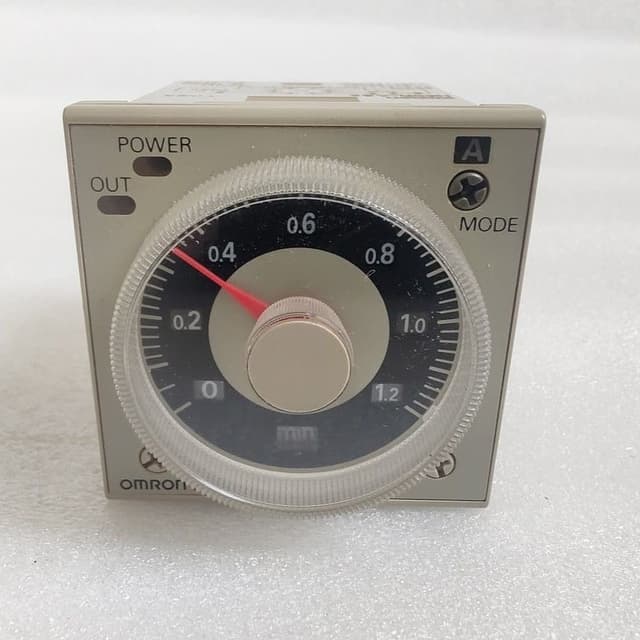 OMRON H3CR-A8E Timer 0-1.2 min / Time 1.2s to 300h / 100- 240VAC 100-125VDC